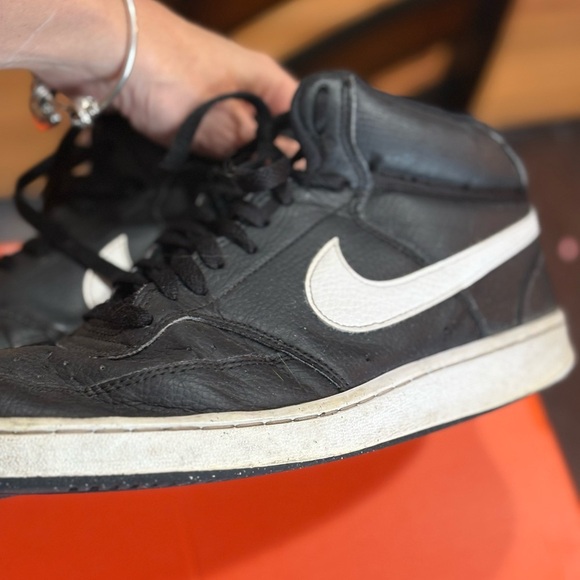 Nike Black and white High-Top Sneakers Air Vision court Men’s size 8 - Picture 2 of 5